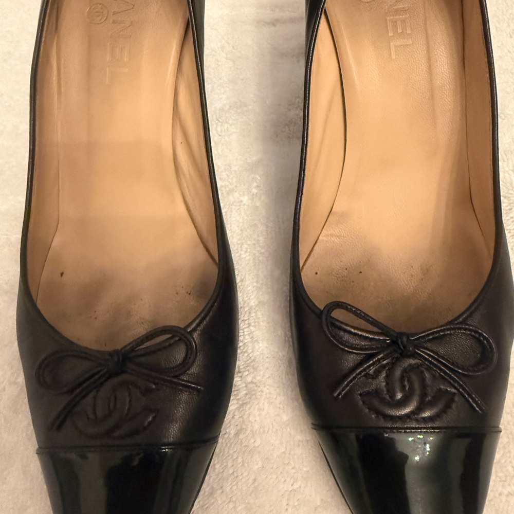 Chanel Black Leather High heels with Bow Detail